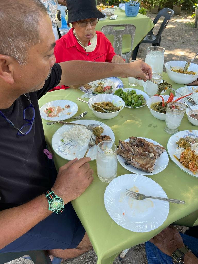 Communal meal with host family
